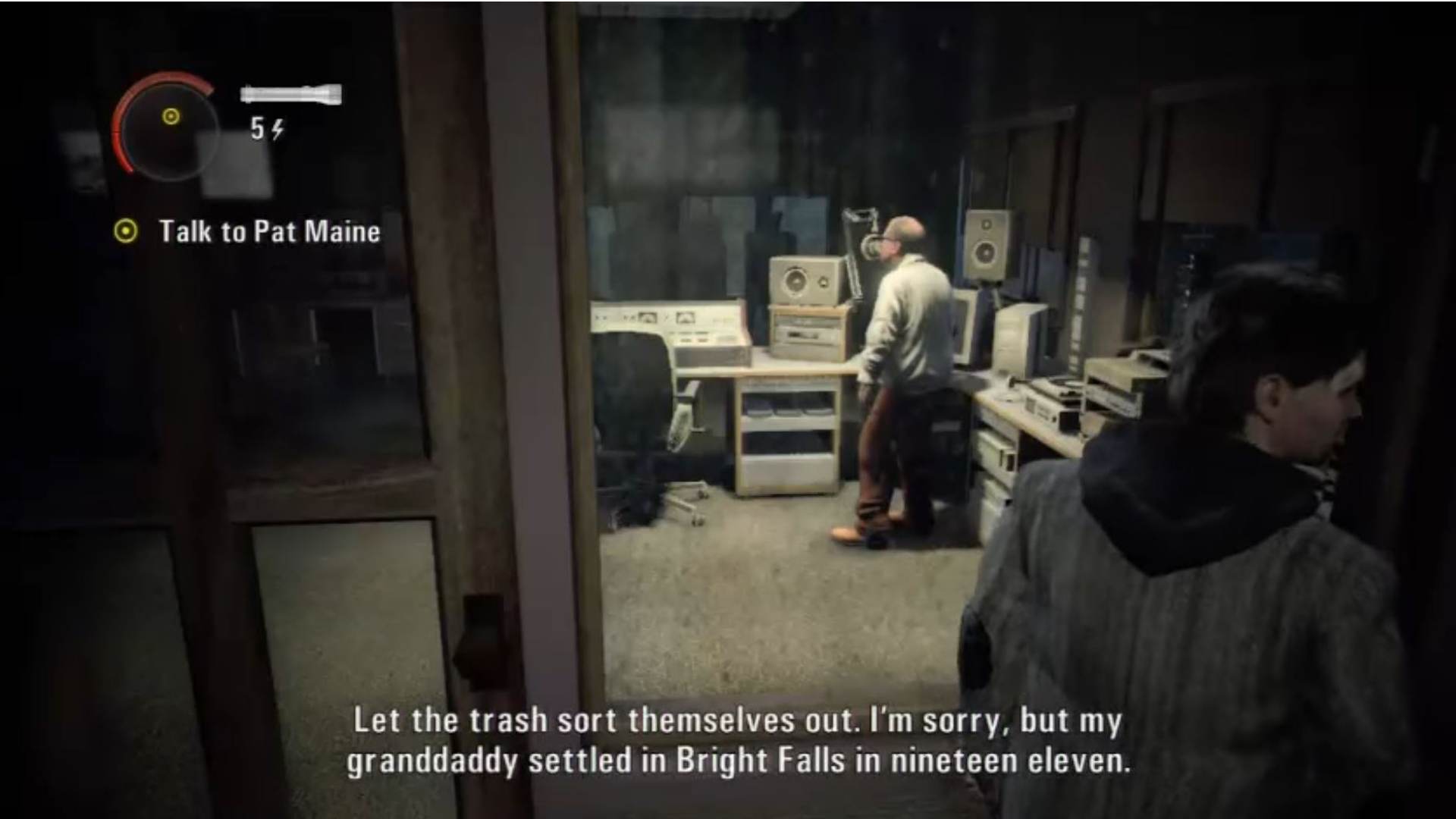 Alan Wake Remastered radios: Alan is looking through the window and listening to the radio broadcast.